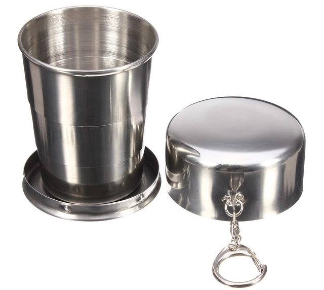 Klappbarer Becher aus Stahl