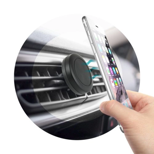 Magnetische Handyhalterung im Auto mit Smartphone