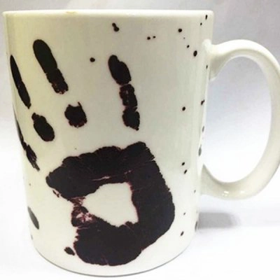 Farbverändernde Tasse mit Blutabdruck Finger