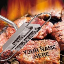 Grillfleisch Brandeisen für Schriftzug auf dem Steak