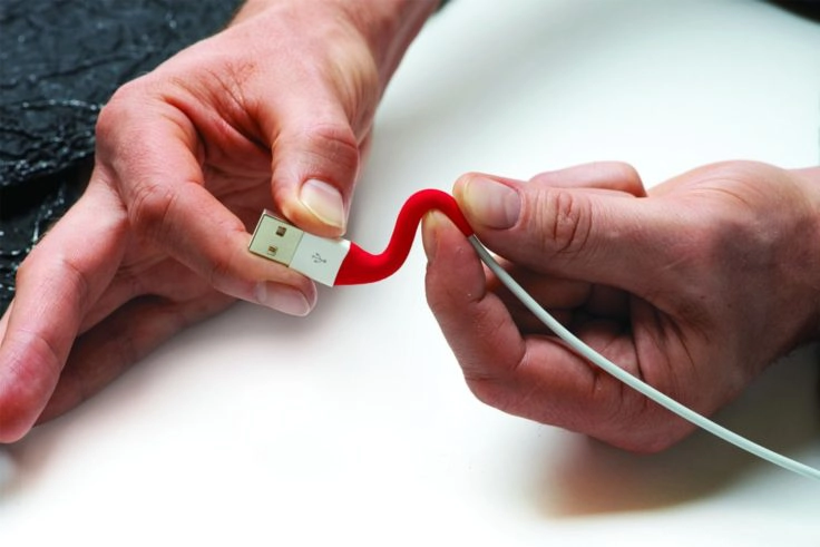 Formbarer Silikonkleber Sugru Kabelbruch
