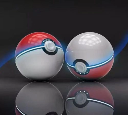 Powerbank im Pokéball-Design