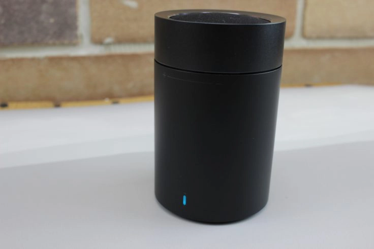 kleine, blaue Status-LED des Xiaomi Mi 2 Speakers