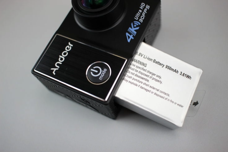andoer-c5-pro-actioncam-Akku