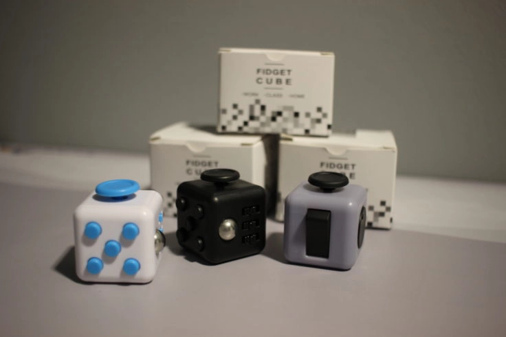 verschiedene fidget cubes