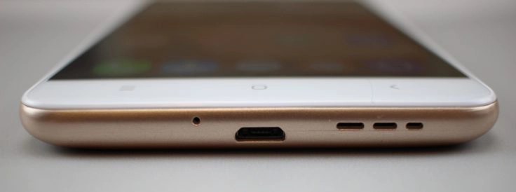 Oukitel U15 Pro Micro-USB-Anschluss