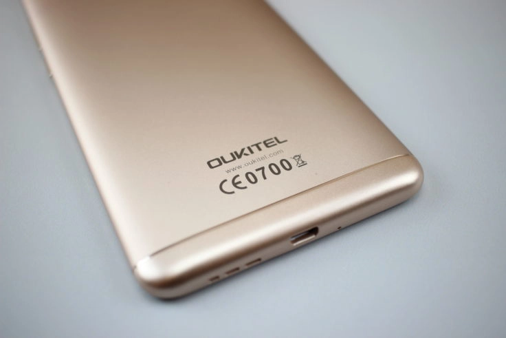 Goldene Rückseite des Oukitel U15 Pro