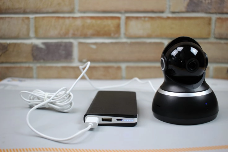 YI Dome Camera 1080p an Powerbank