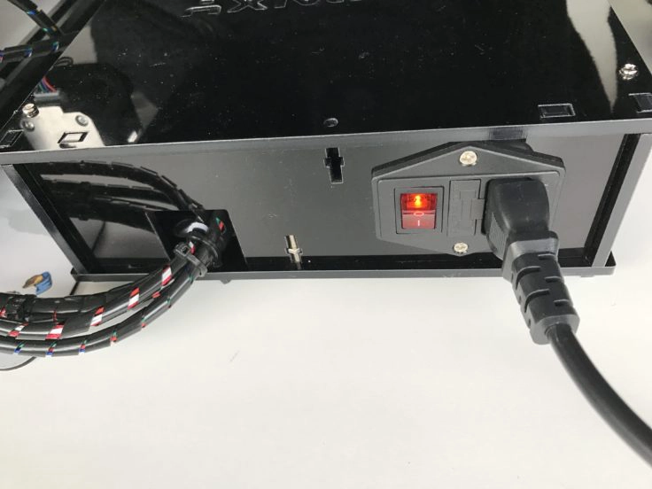 netzteil rückseite e1489579282464 Rückseite des Netzteils: alles sauber verlegt?