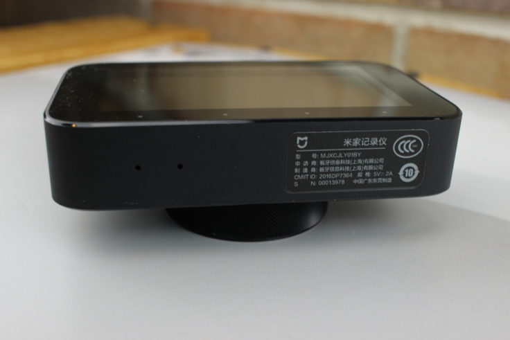 Xiaomi Mijia Car DVR Camera von der Unterseite Mit Herstellerinformation