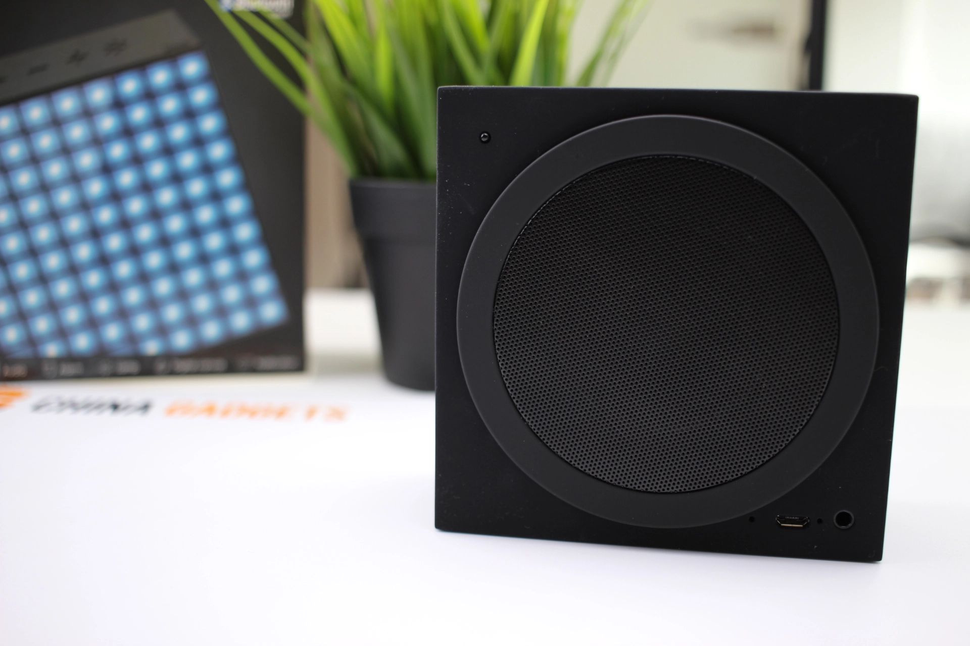 Divoom AuraBox Bluetooth 4.0 Speaker ? Lautsprecher mit LED Display