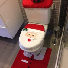 Weihnachtsdekoration für die Toilette