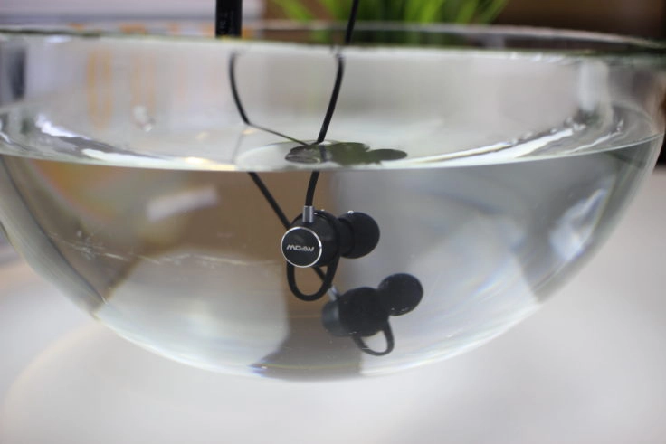 Mpow Judge In-Ear IPX7 Wasserfest Test