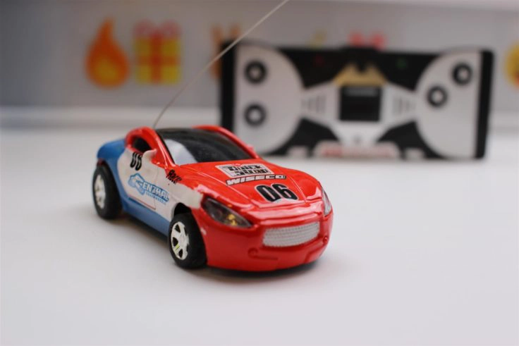 RC Rennauto aus der Dose (2)