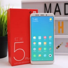 Xiaomi Redmi 5 Plus Smartphone Verpackung