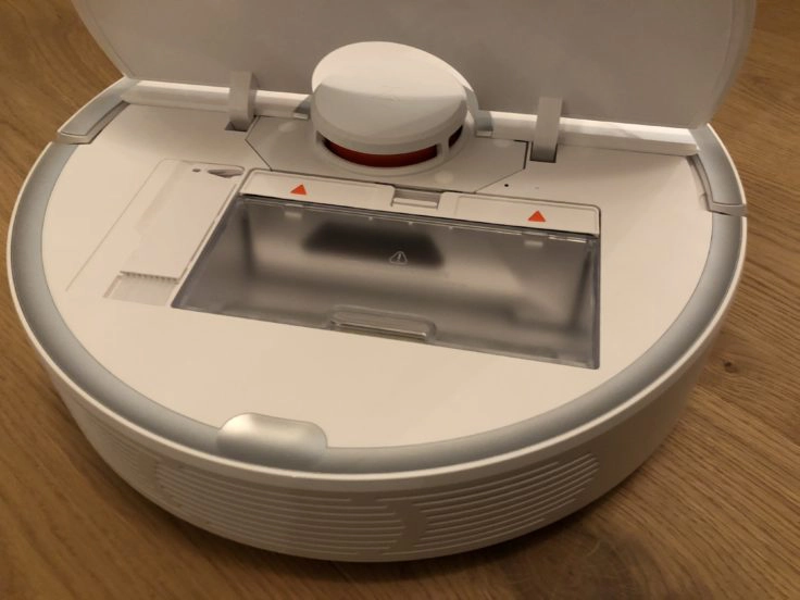 Xiaomi RoboRock Sweep One Saugroboter Unterseite Klappe