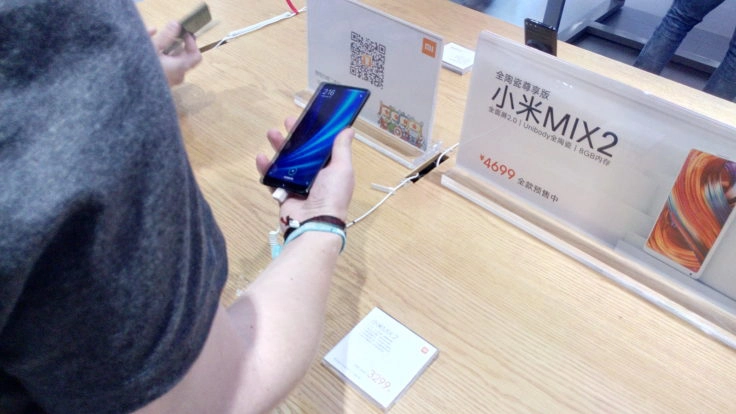 Xiaomi Store Shanghai Mi MIX 2