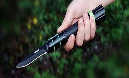 Taschenlampe Mit Integriertem Messer Und 300 Lumen Fur 12
