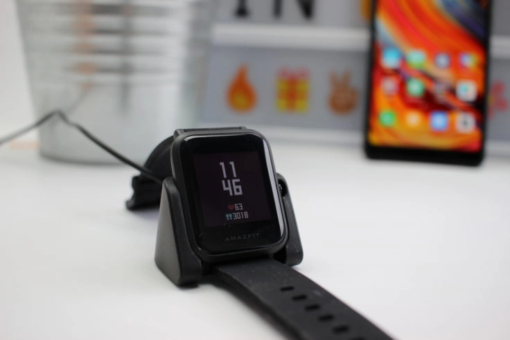 Xiaomi Huami Amazfit Bip in Ladestation