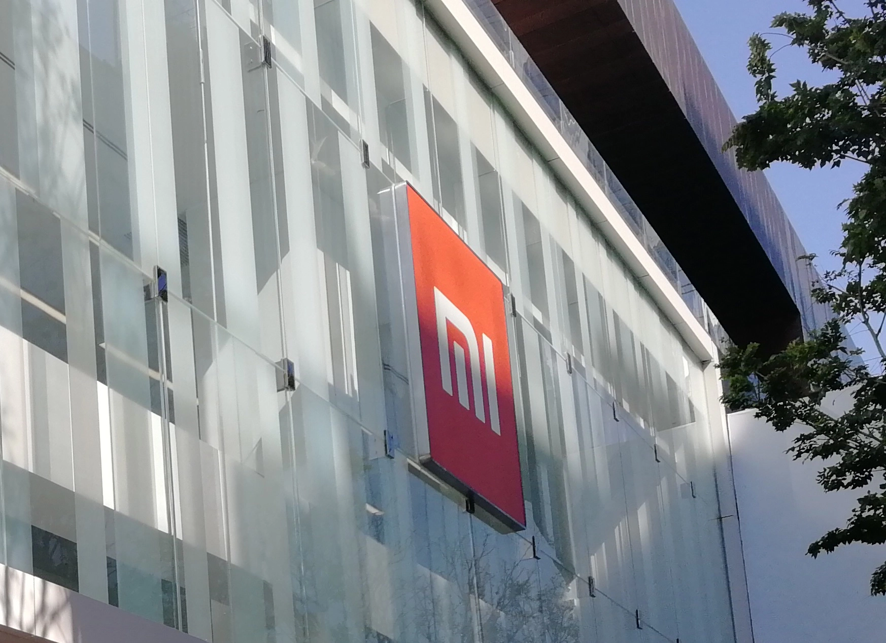 Xiaomi Flagship Store Shenzhen Glasfassade