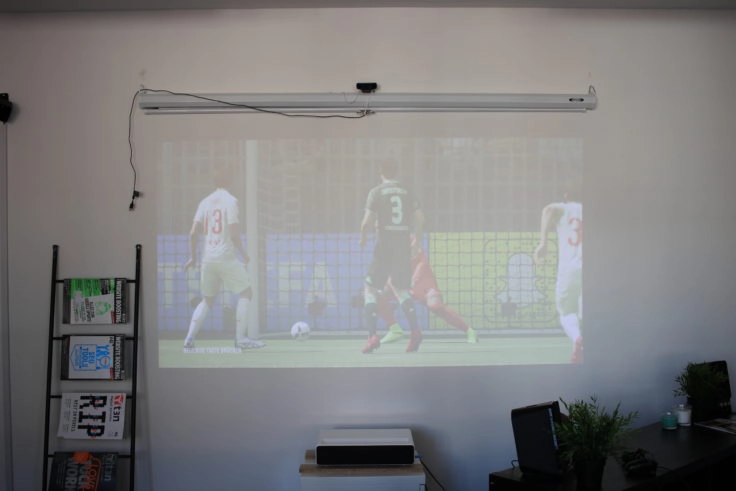 Xiaomi Kurzdistanzbeamer Laser Projector Helligkeit Fifa 18 (2)