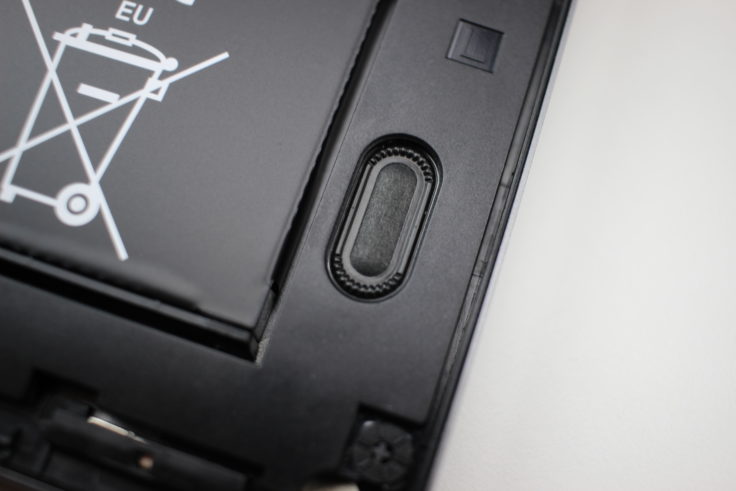 Xiaomi Mi Notebook Air 2018 AKG Lautsprecher unter dem Aluminiumbody