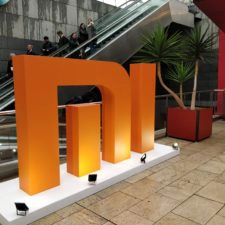 Xiaomi Store Barcelona Mi Logo