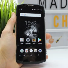 Blackview BV9000 Outdoor Smartphone in Hand