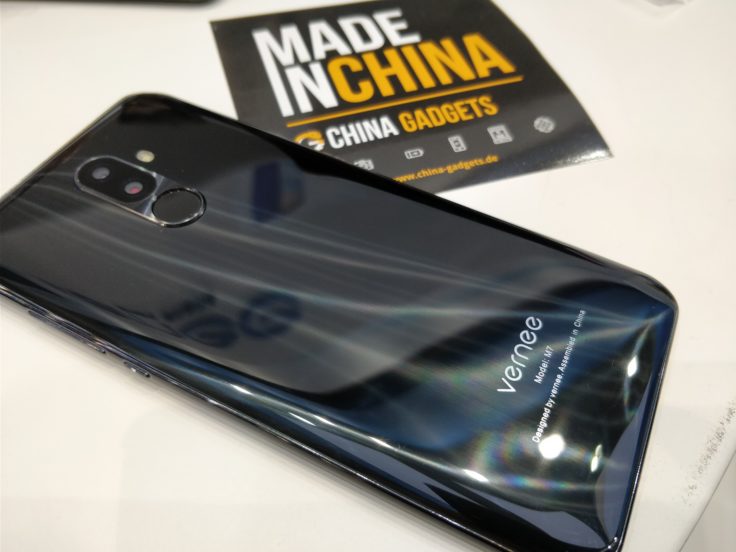 Vernee M7 Smartphone Rückseite mit China-Gadgets Sticker