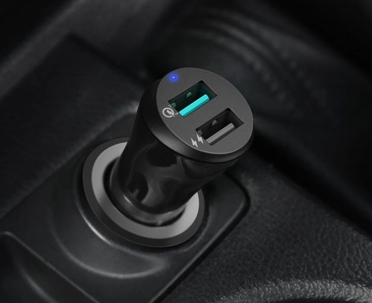 UGREEN KFZ Ladegeraet USB Ports