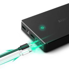 Aukey 20000 mAh Powerbank Anschlüsse