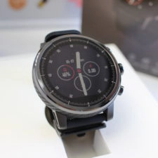 Huami Amazfit Stratos Design