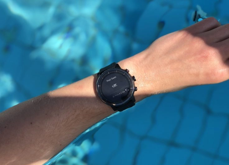 Huami Amazfit Stratos Test im Schwimmbecken