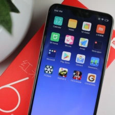 Xiaomi Redmi 6 Pro Smartphone Display