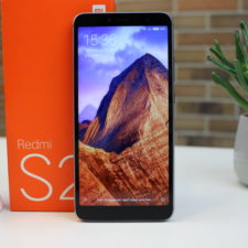 Xiaomi Redmi S2 Smartphone mit Verpackung