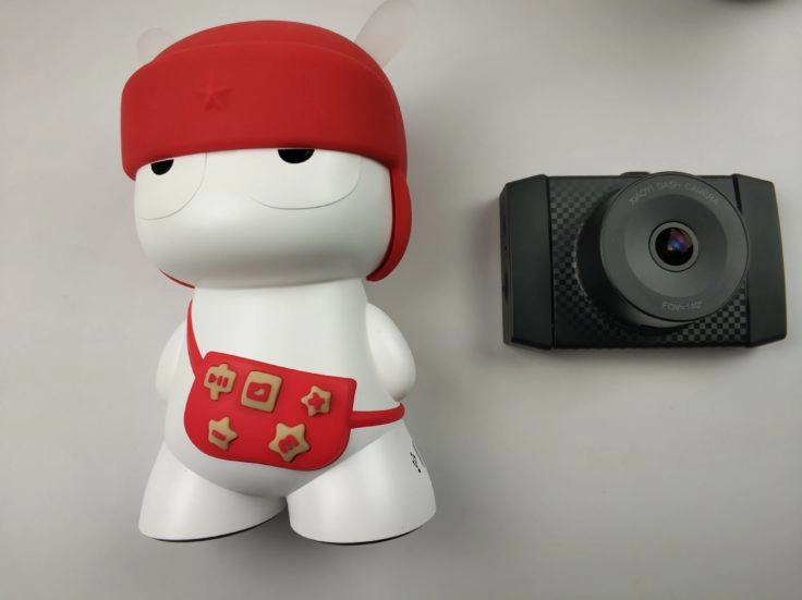YI Ultra Dashcam Maße Vergleich YI Ultra Dashcam Maße Vergleich Mi Rabbit Speaker