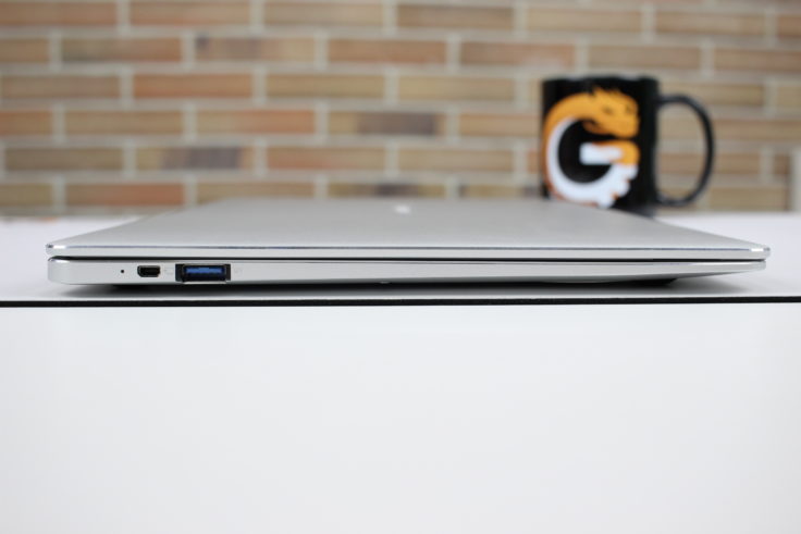 Jumper EZBook X4 Anschlüsse links