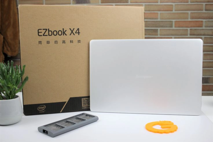 Jumper EZBook X4 mit Verpackung