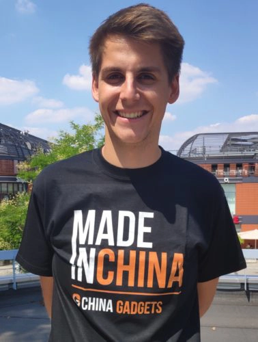 Thorben mit Made in China T-Shirt