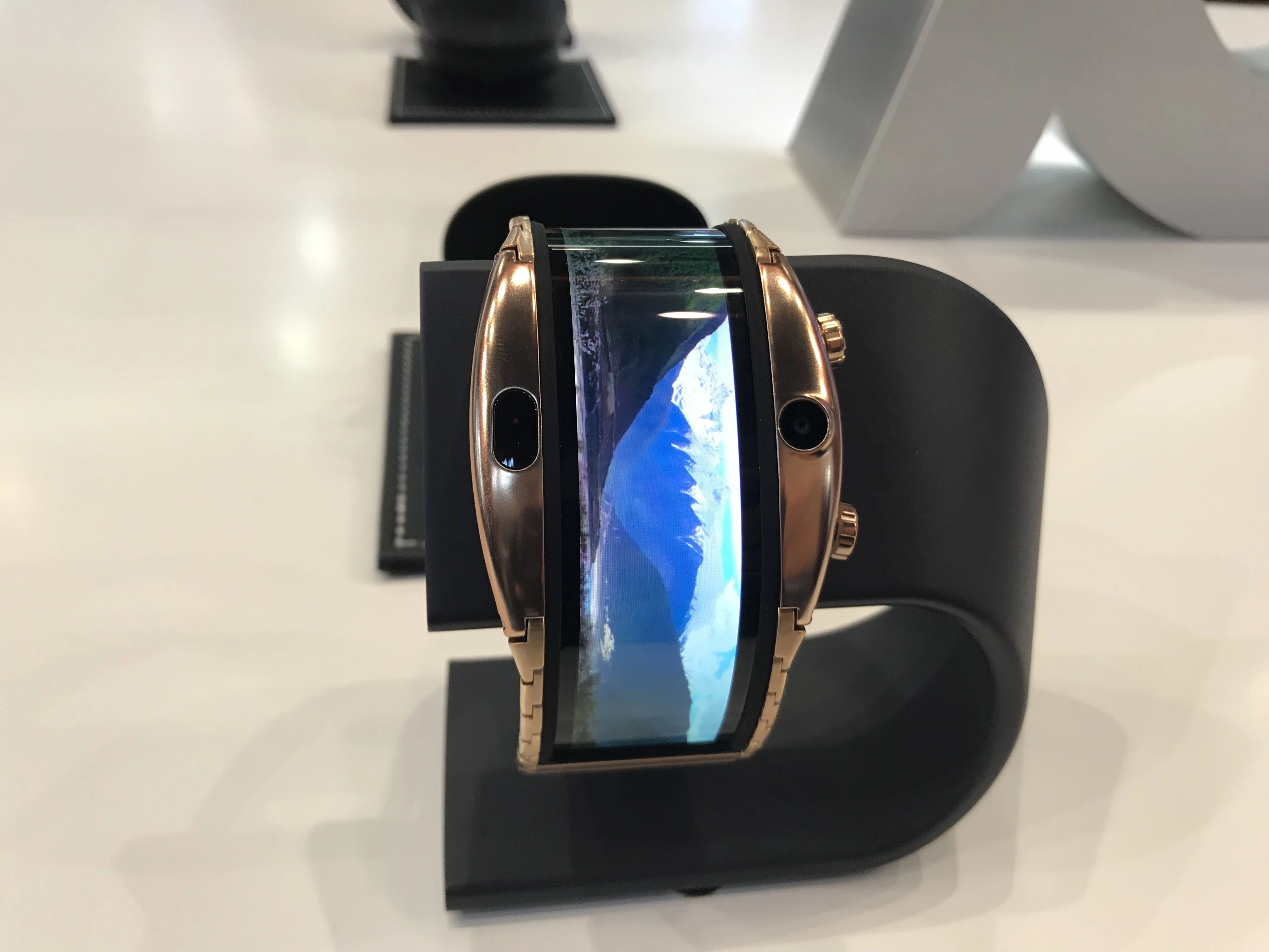 Nubia Alpha Display gebogen