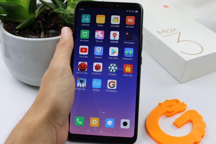 Xiaomi Mi Max 3 Smartphone in Hand