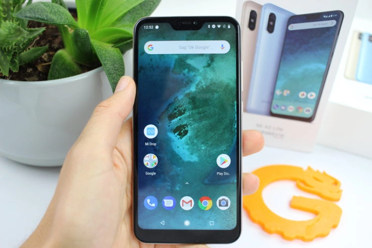 Xiaomi Mi A2 Lite Smartphone in Hand