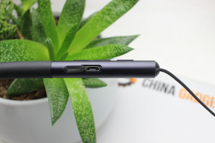 Xiaomi Mi Neckband Bluetooth In-Ear LYXQEJ01JY Micro-USB Ladeport