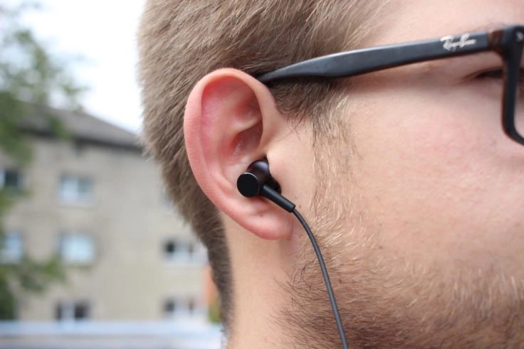 Xiaomi Mi Neckband Bluetooth In-Ear im Ohr