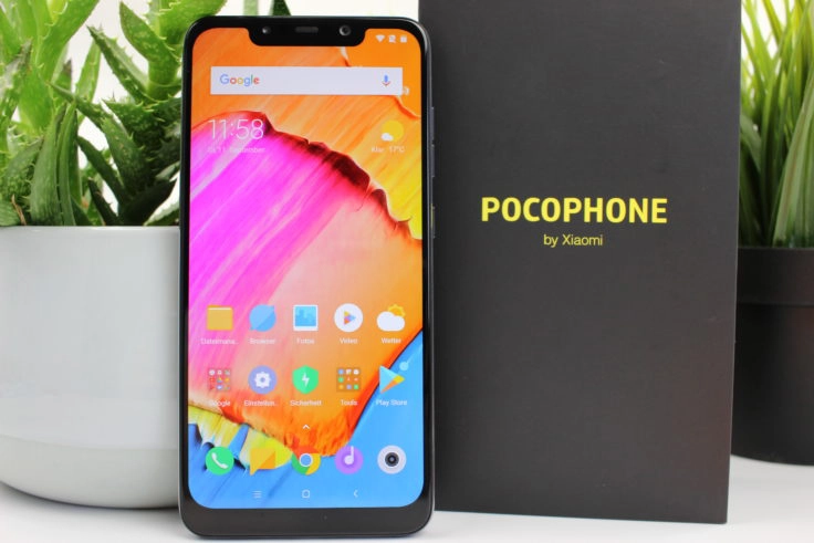 Xiaomi Pocophone F1 Poco F1 stehend