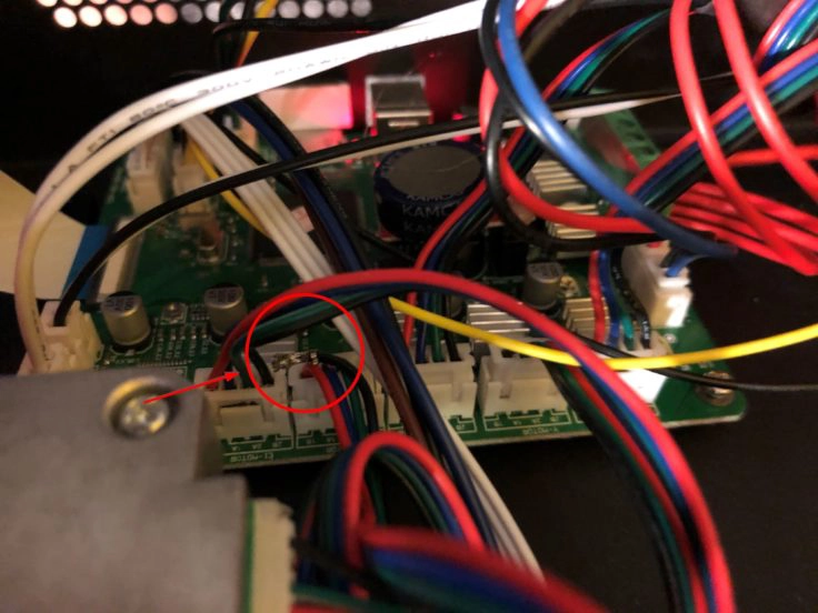 gelöste ader e1536581685309 Eine Ader hat sich am Stecker gelöst - wie kann das passieren?!