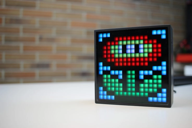 Divoom Timebox EVO Lautsprecher Display mit Blume