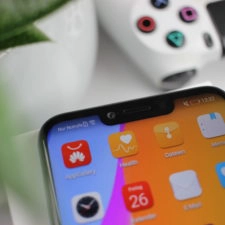 Honor Play Smartphone Notch