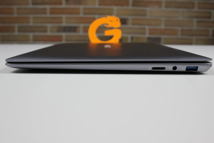 CHUWI LapBook SE Anschlüsse rechts