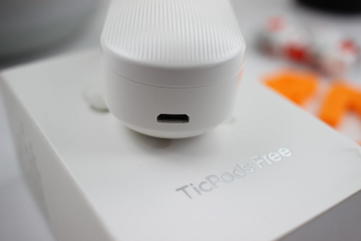 Ticpods Free Micro-USB Port